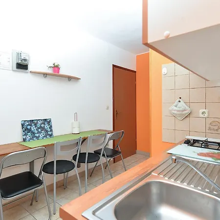 Apartment With A Parking Space Stinjan, - 20816 Pula