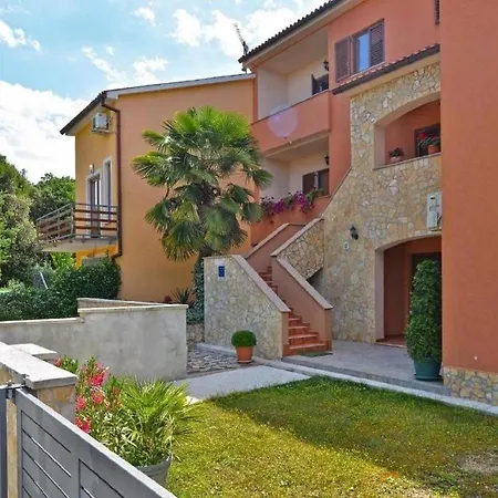 With Parking Space Stinjan, - 20816 Appartamento *